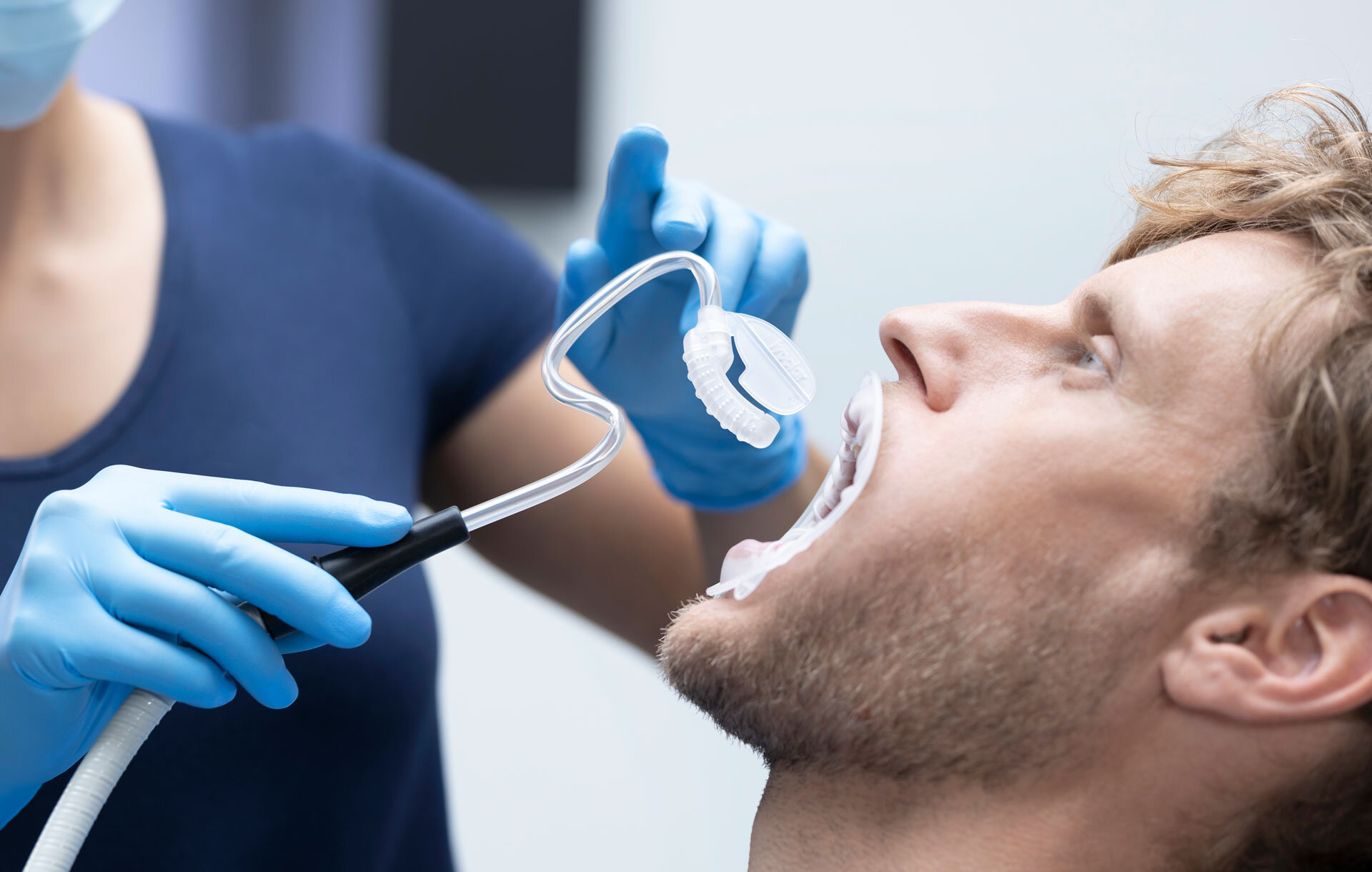 OptraGate Dry Control: Saliva and liquid ejector with integrated tongue ...